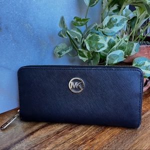 Michael Kors - Fulton Zip-Around Leather Continental Wallet